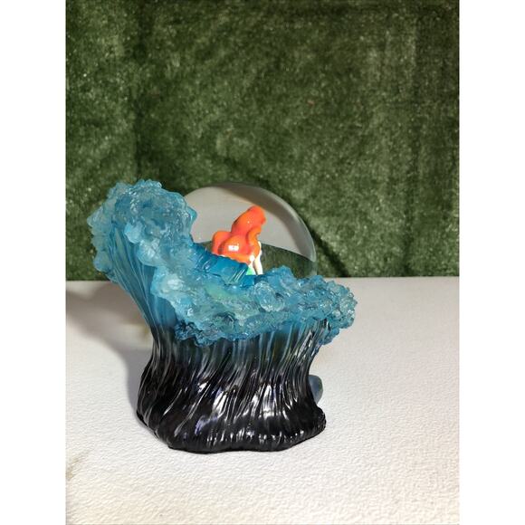 Disney Showcase Ariel from The Little Mermaid 100 MM Waterball NO CHIPS - Picture 5 of 7